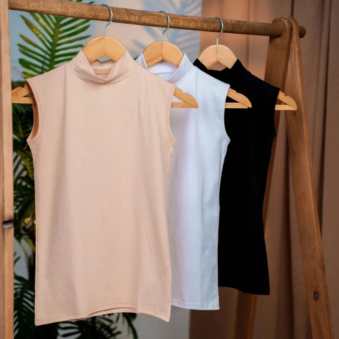 Women’s Basic Sleeveless Shirt